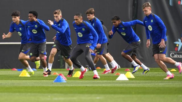 Los jugadores del Barça se preparan para el partido contra el Benfica