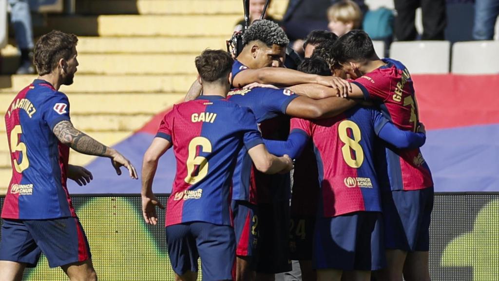 Los futbolistas del Barça celebran un gol al Girona