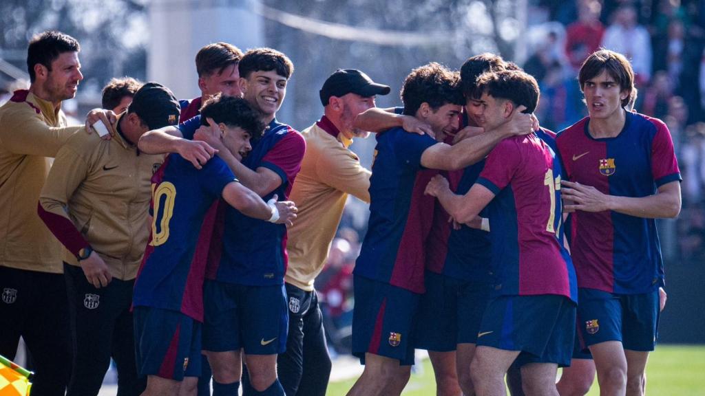 El juvenil A del Barça celebra el pase a las semifinales de la UEFA Youth League