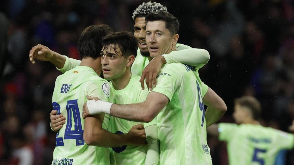 Los jugadores del Barça celebran la victoria contra el Atlético de Madrid en Copa del Rey