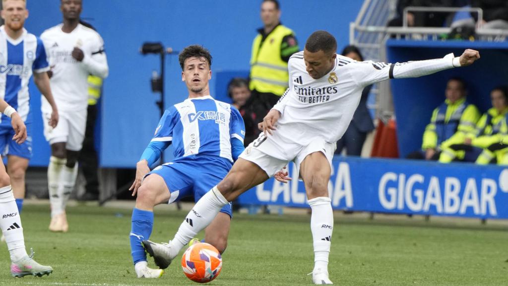 Expulsión de Mbappé por una dura entrada a Antonio Blanco