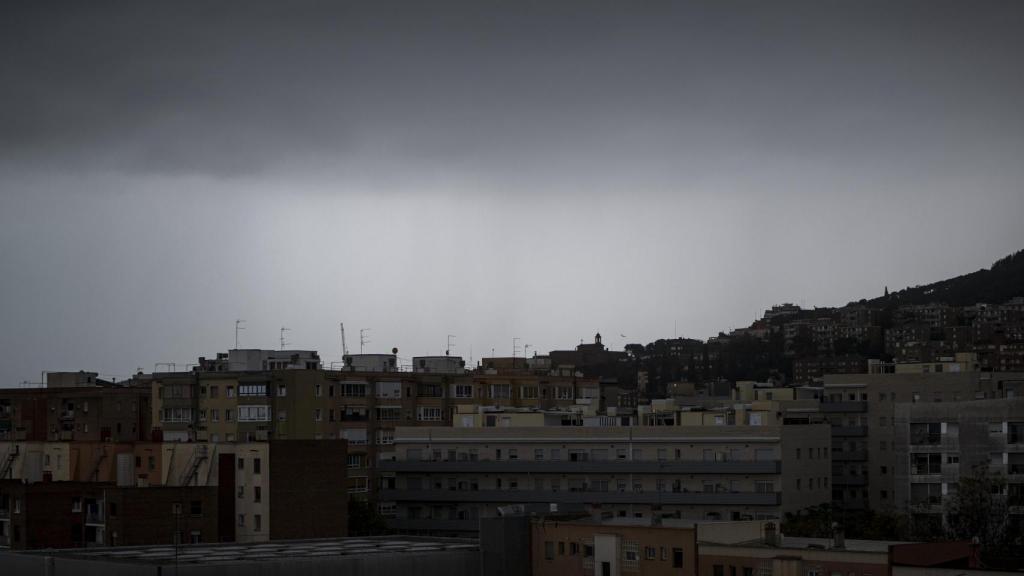 Cielo nublado en la ciudad de Barcelona, durante 2024