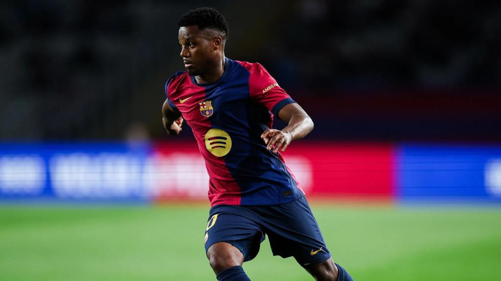 Ansu Fati conduce el balón durante el Barça-Mallorca