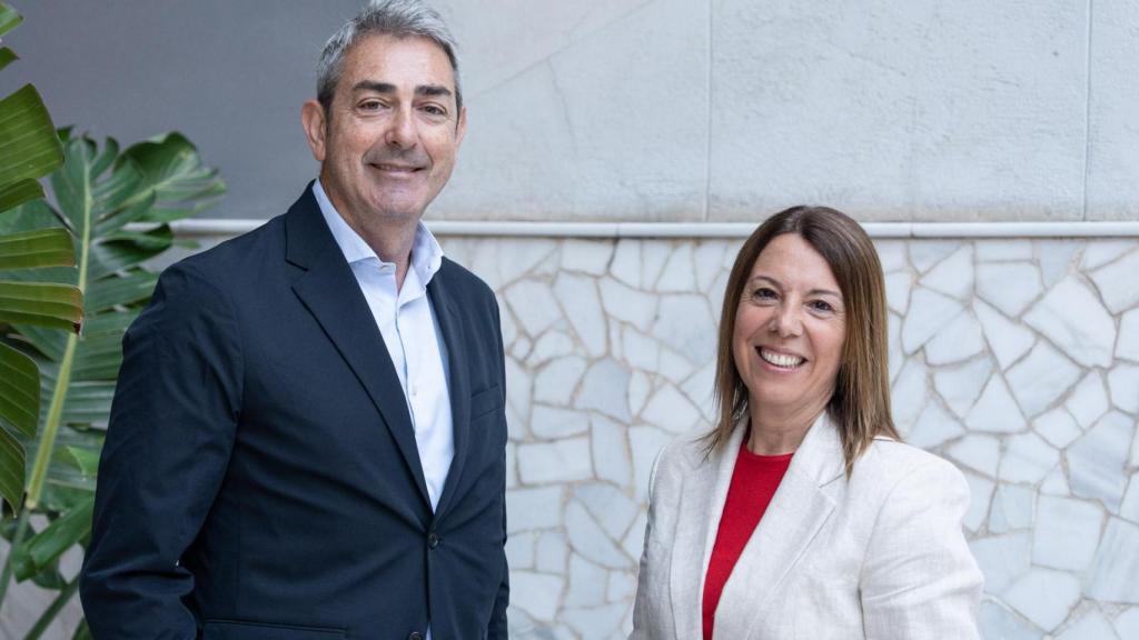 Los abogados Jorge Navarro y Cristina Vallejo durante la presentación de la precandidatura al decanato del ICAB