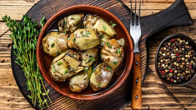 Plato de alcachofas a la catalana