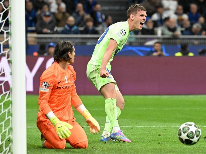 Dani Olmo celebra el empate del Barça