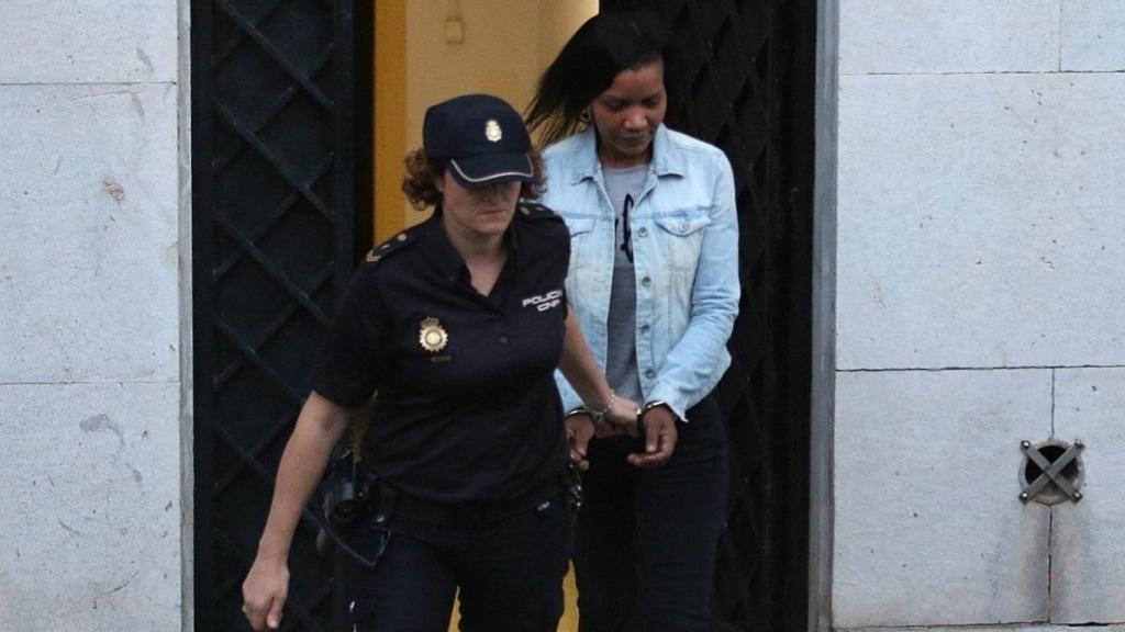 Ana Julia Quezada abandona la Audiencia Provincial de Almería tras conocer el veredicto de culpabilidad, en 2019