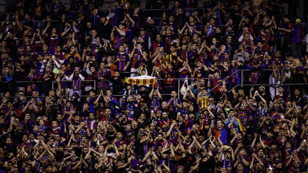 Más de 4.000 culés en la grada del estadio Giuseppe Meazza para el Inter-Barça de la Champions League