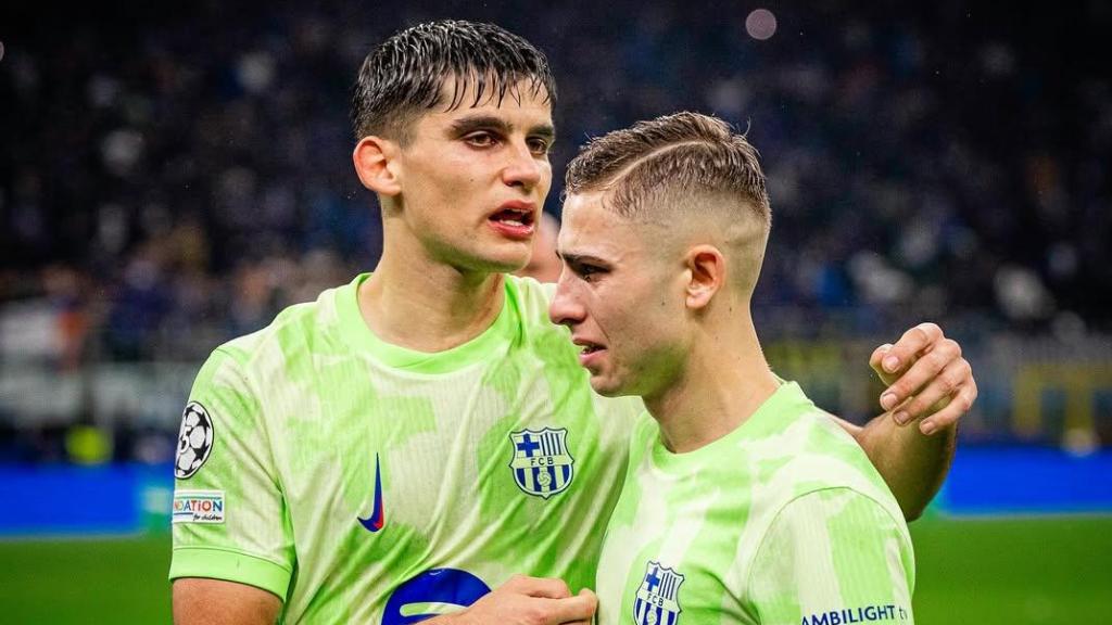 Gerard Martín y Fermín López lloran desconsoladamente tras el Inter-Barça