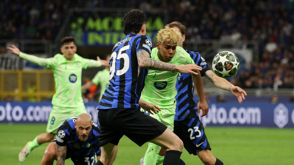 Lamine Yamal deja atrás a varios jugadores del Inter de Milán