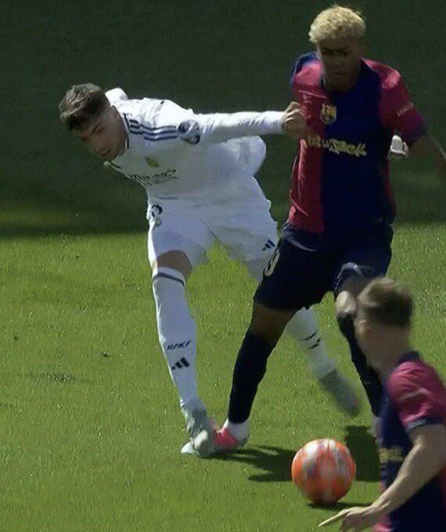 El pisotón de Fede Valverde a Lamine Yamal que precede el segundo gol de Kylian Mbappé en el clásico
