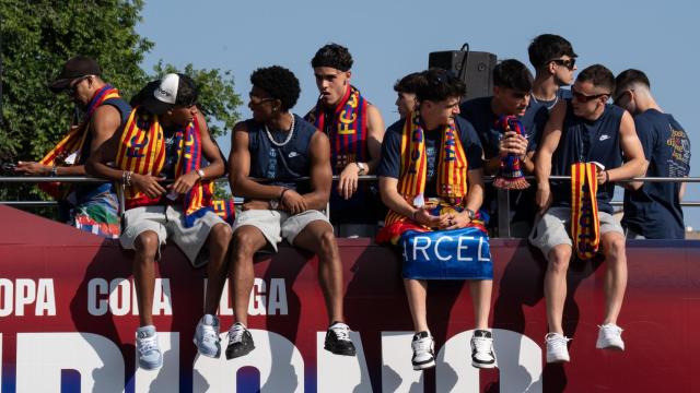 Uno de los momentos de la rúa del Barça de Flick por el título de Liga por Barcelona