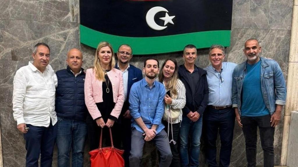 La comitiva de la Cambra de Tarragona que quedó atrapada en Libia por los conflictos armados de la zona.