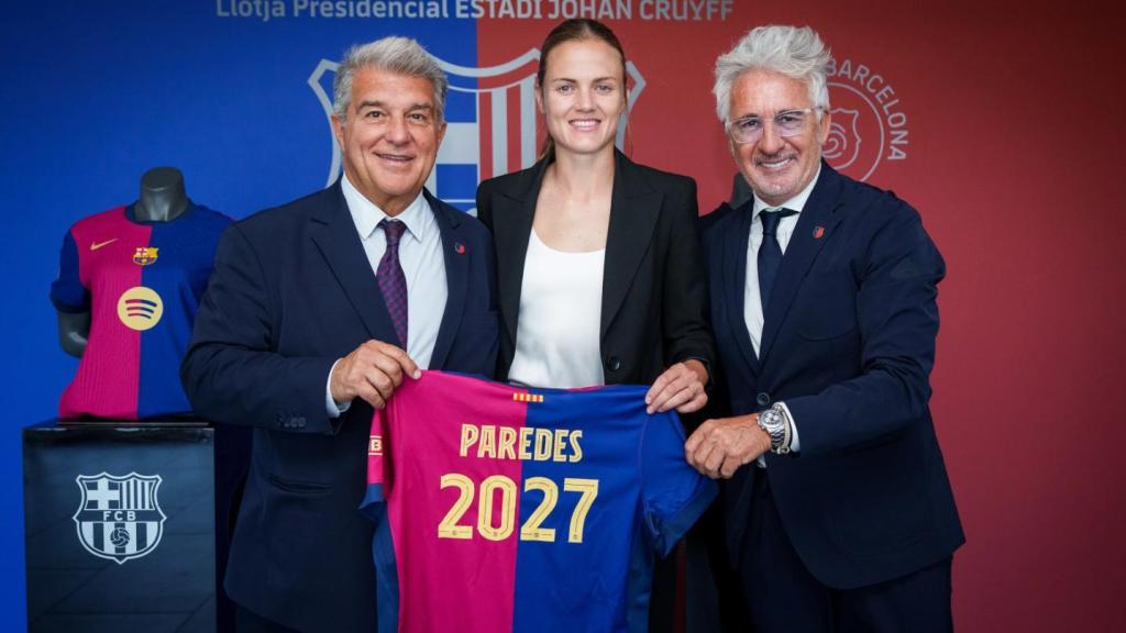 Joan Laporta y Xavi Puig, en el acto de renovación de Irene Paredes con el Barça hasta 2027