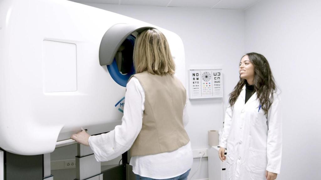 Un sistema de diagnóstico oftalmológico robotizado mediante IA del Hospital Universitario La Paz, en archivo