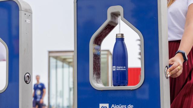 Aigües de Barcelona instaló fuentes de agua en la última edición de la Copa América de vela para reducir los residuos plásticos