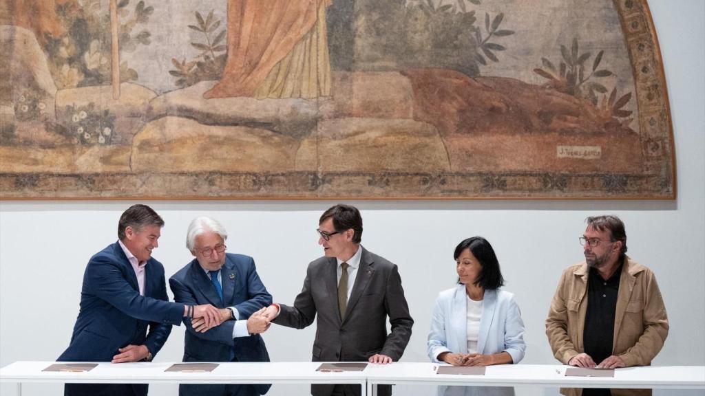 (i-d) Antoni Cañete (Pimec), Josep Sánchez Llibre (Foment del Treball), Salvador Illa, Belén López (CC.OO. De Catalunya) y Camil Ros (UGT de Catalunya)