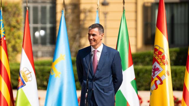 Pedro Sánchez ofrece una declaración institucional antes del encuentro con los presidentes autonómicos