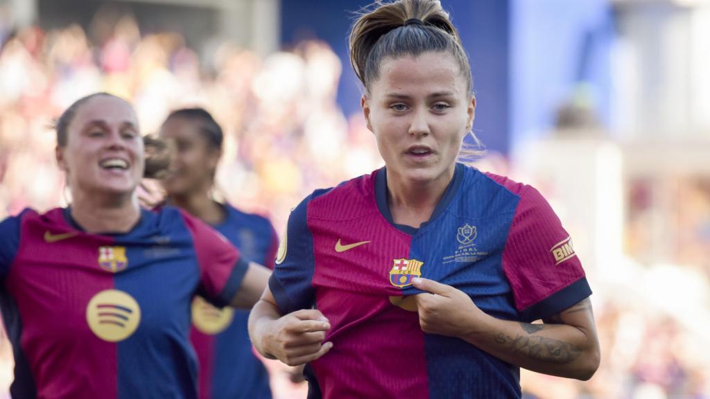 Claudia Pina celebra su doblete en la final de la Copa de la Reina