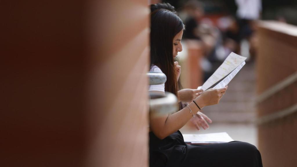 Estudiantes preparándose para la Selectividad