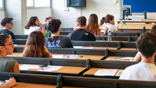 Giro de 180 grados: TikTok se cuela en el examen de filosofía de la selectividad en Cataluña junto con la única autora del temario
