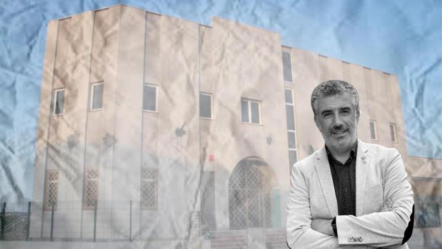 El alcalde de Salt, Jordi Viñas, y la principal mezquita de la ciudad, una de las más importantes