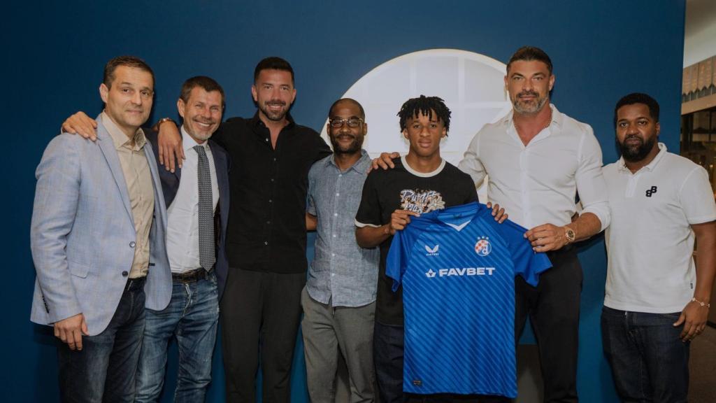 Cardoso Varela renueva con el Dinamo Zagreb hasta 2030 y allana el terreno para fichar por el Barça