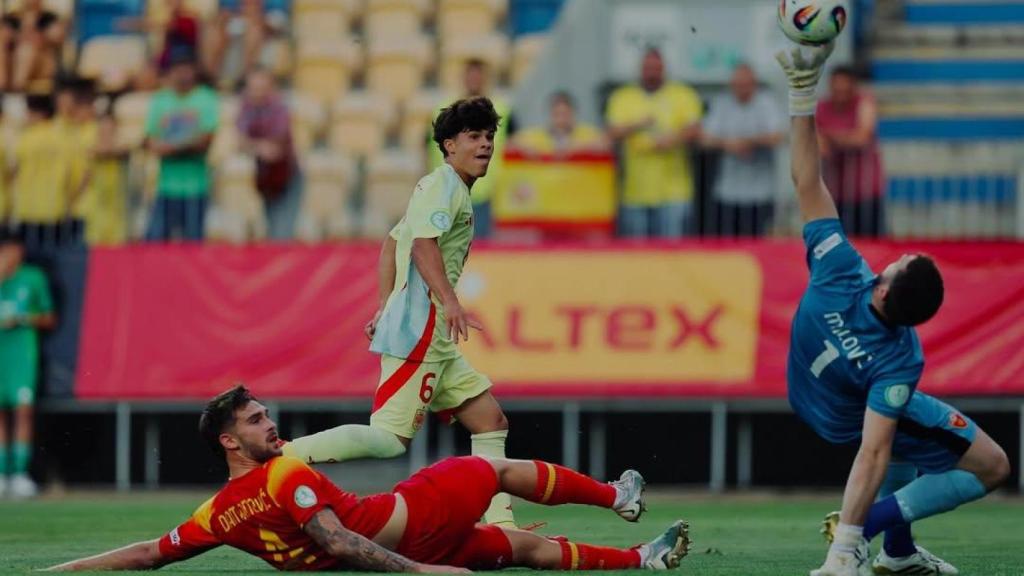 Quim Junyent, estrella del juvenil A del Barça, marca un 'hat-trick' con España-sub 19