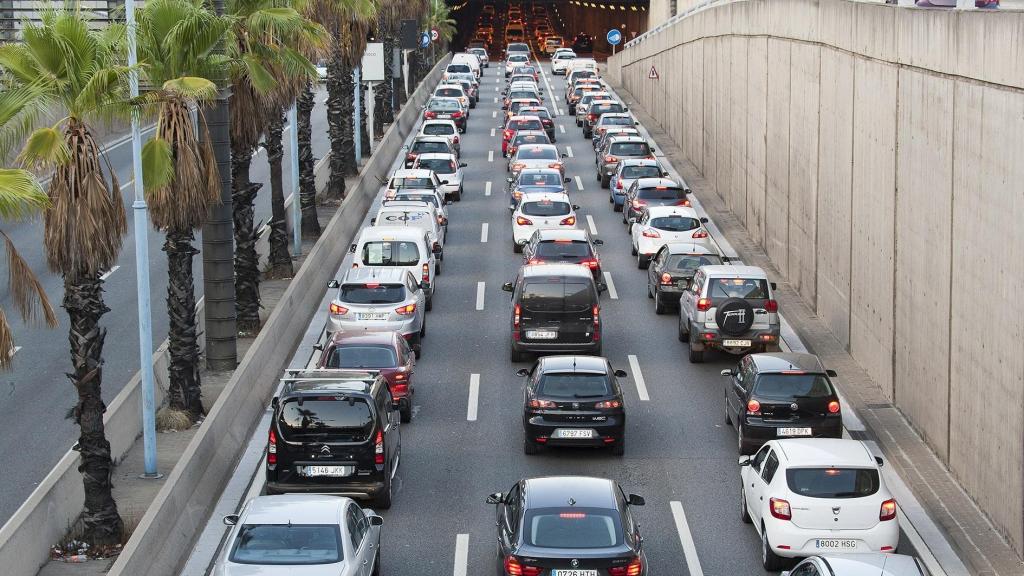 Atasco en la Ronda de Dalt de Barcelona