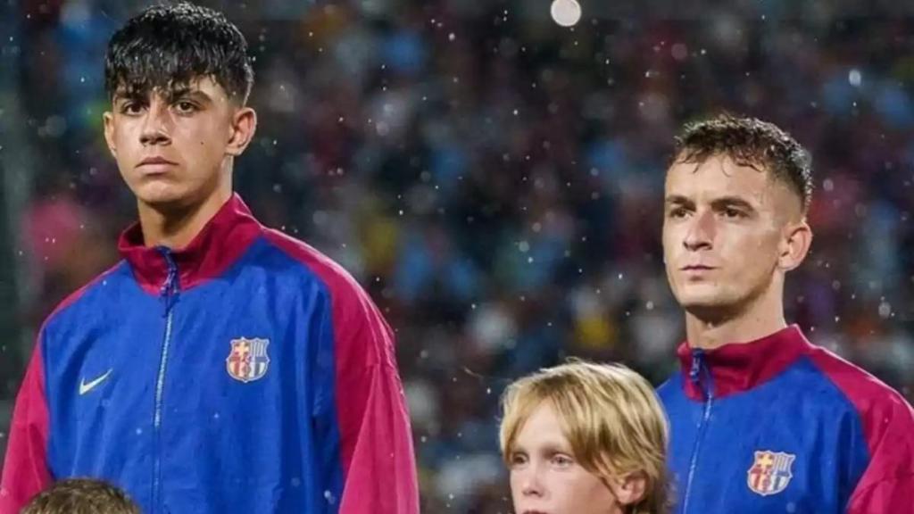 Marc Bernal y Marc Casadó, antes de disputar un partido con el Barça