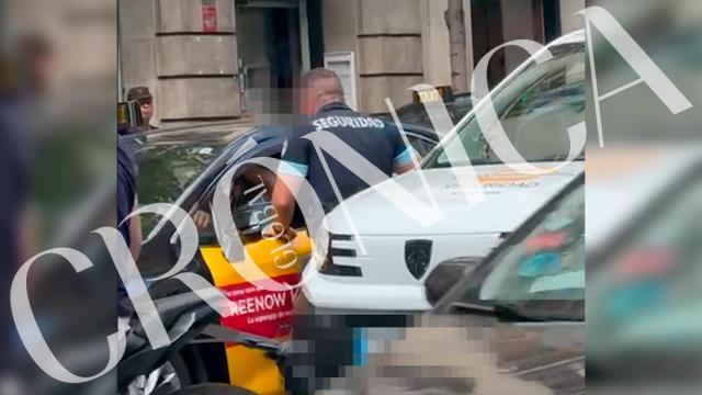 'Frame' del momento en el que el conductor de una furgoneta ha agredido al taxista