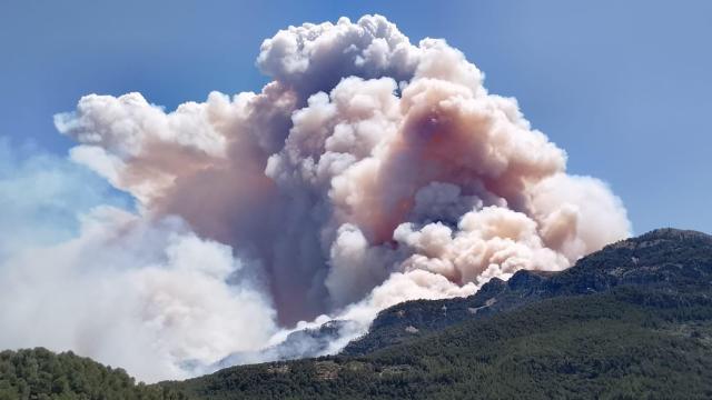 Imagen del incendio en Paüls (Tarragona)