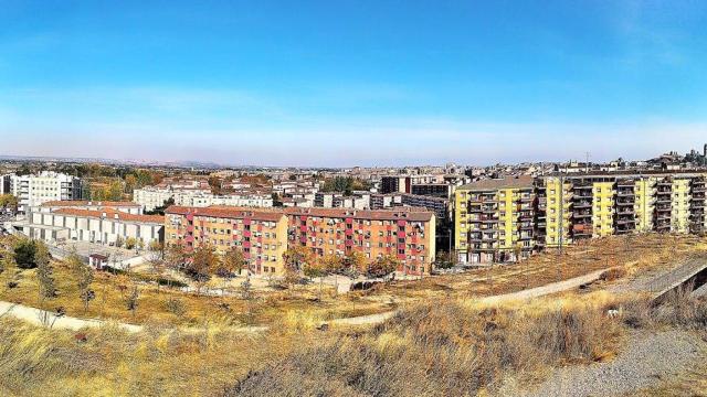Vista de la barriada de la Mariola desde el turó de Gardeny