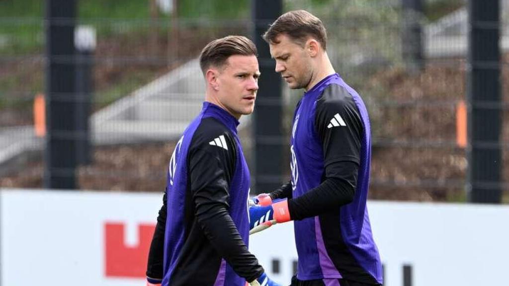 Ter Stegen y Neuer en un entrenamiento con la selección alemana