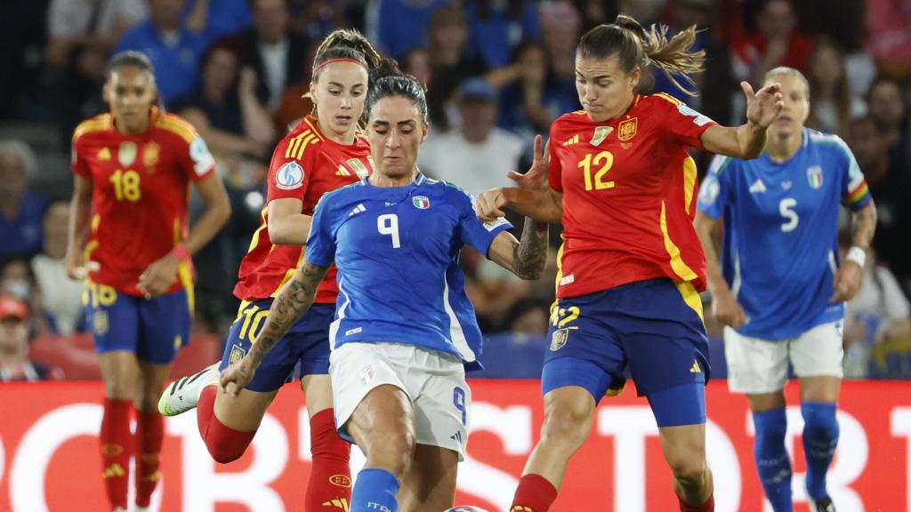 Patri Guijarro, durante el partido Italia-España en la Eurocopa Femenina