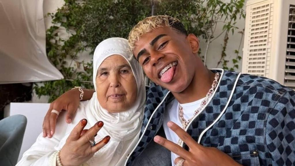Lamine Yamal celebra su cumpleaños en La Cúpula con su abuela