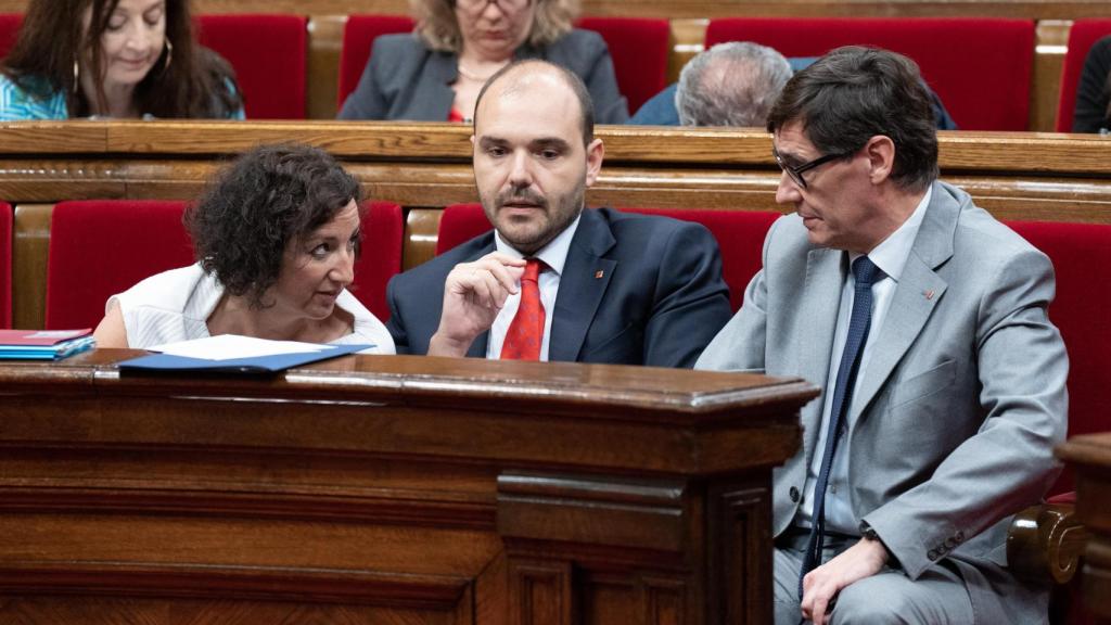 Albert Dalmau y Salvador Illa, junto a Alícia Romero