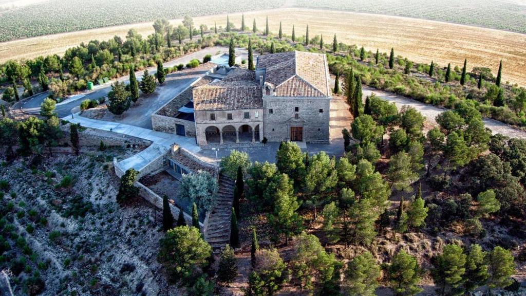 Ni Poblet ni Montblanc: este impresionante santuario de la ruta del Císter sorprende en este pueblo con menos de 250 habitantes