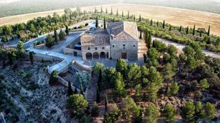 Ni Poblet ni Montblanc: este impresionante santuario de la ruta del Císter sorprende en este pueblo con menos de 250 habitantes