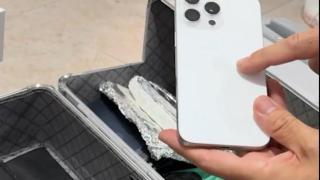 Uno de los teléfonos recuperados en el marco de esta investigación