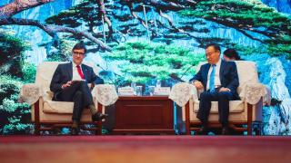 Salvador Illa, presidente de la Generalitat, se reúne con Liang Yanshun, secretario provincial del Partido Comunista de China en Anhui