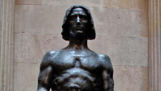 El Sant Jordi gitano, la historia silenciada de un héroe de bronce: una obra de un conocido genio modernista