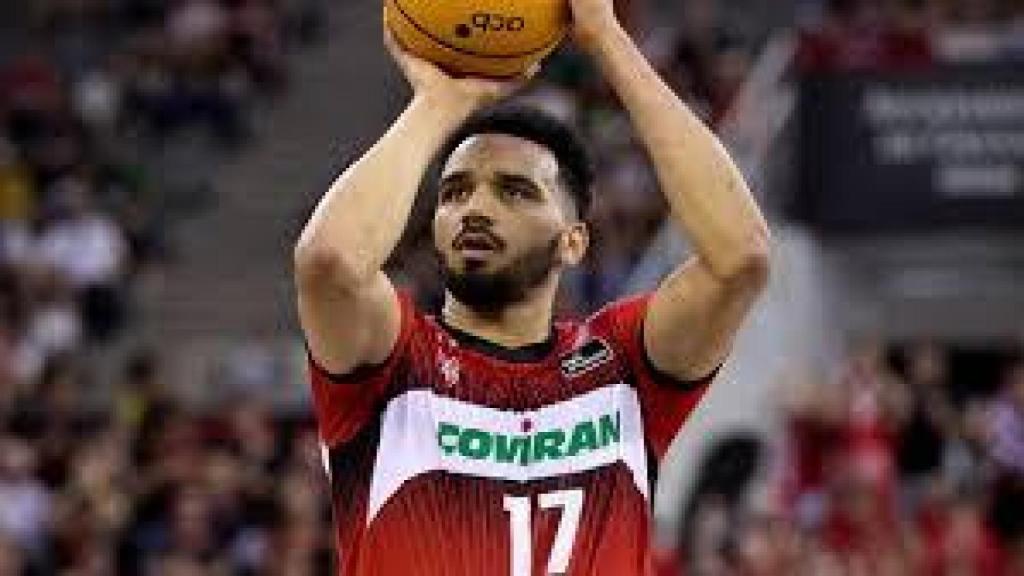 Amine Noua, con el Granada