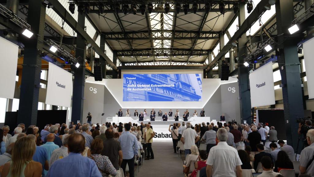 Imagen de la junta extraordinaria del Banco Sabadell del 6 de agosto de 2025 / BANCO SABADELL
