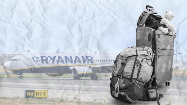 Equipaje frente a un avión de la compañía Vueling