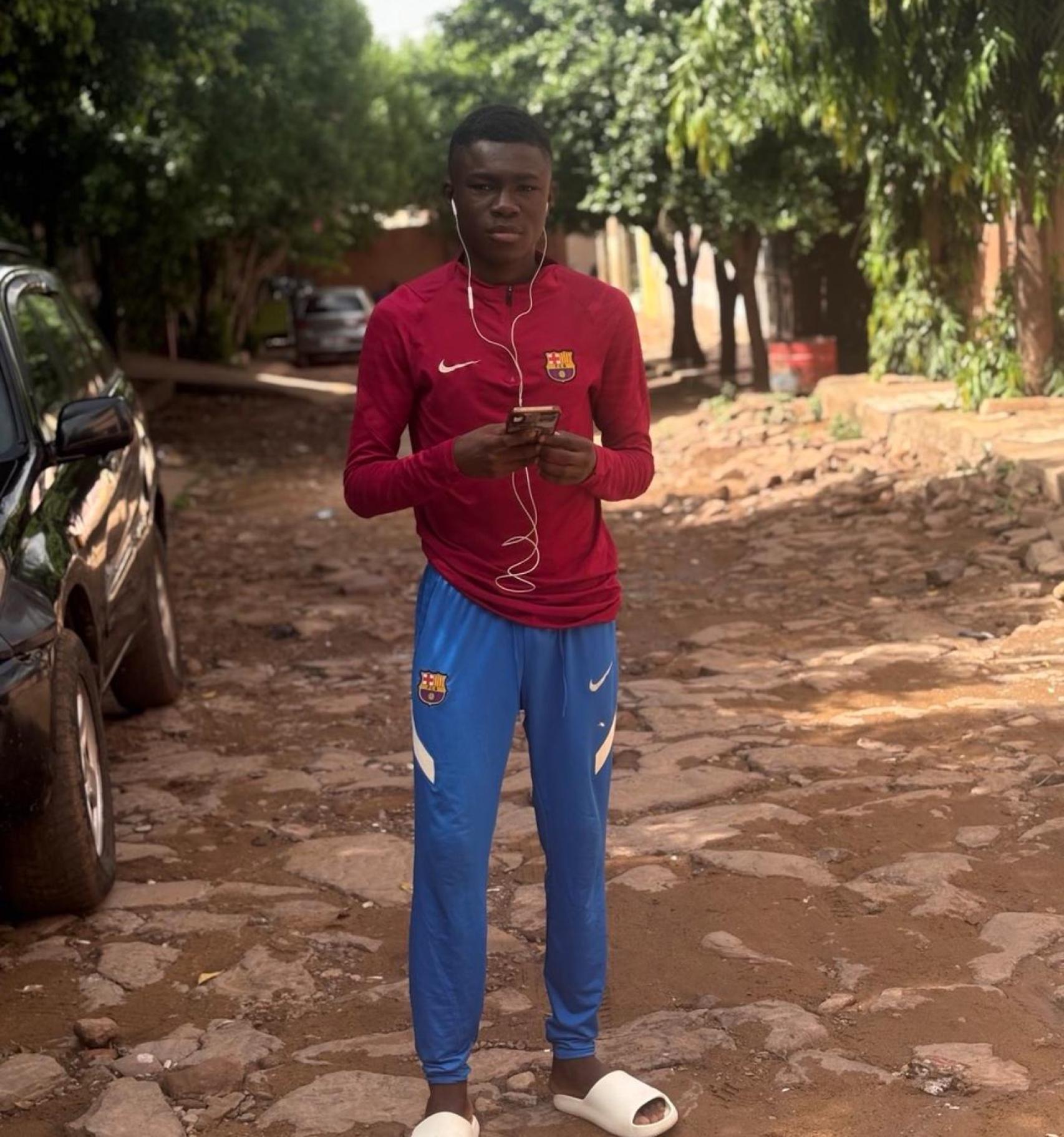 Moustapha Traoré con un chándal del FC Barcelona en una publicación de su cuenta de Instagram