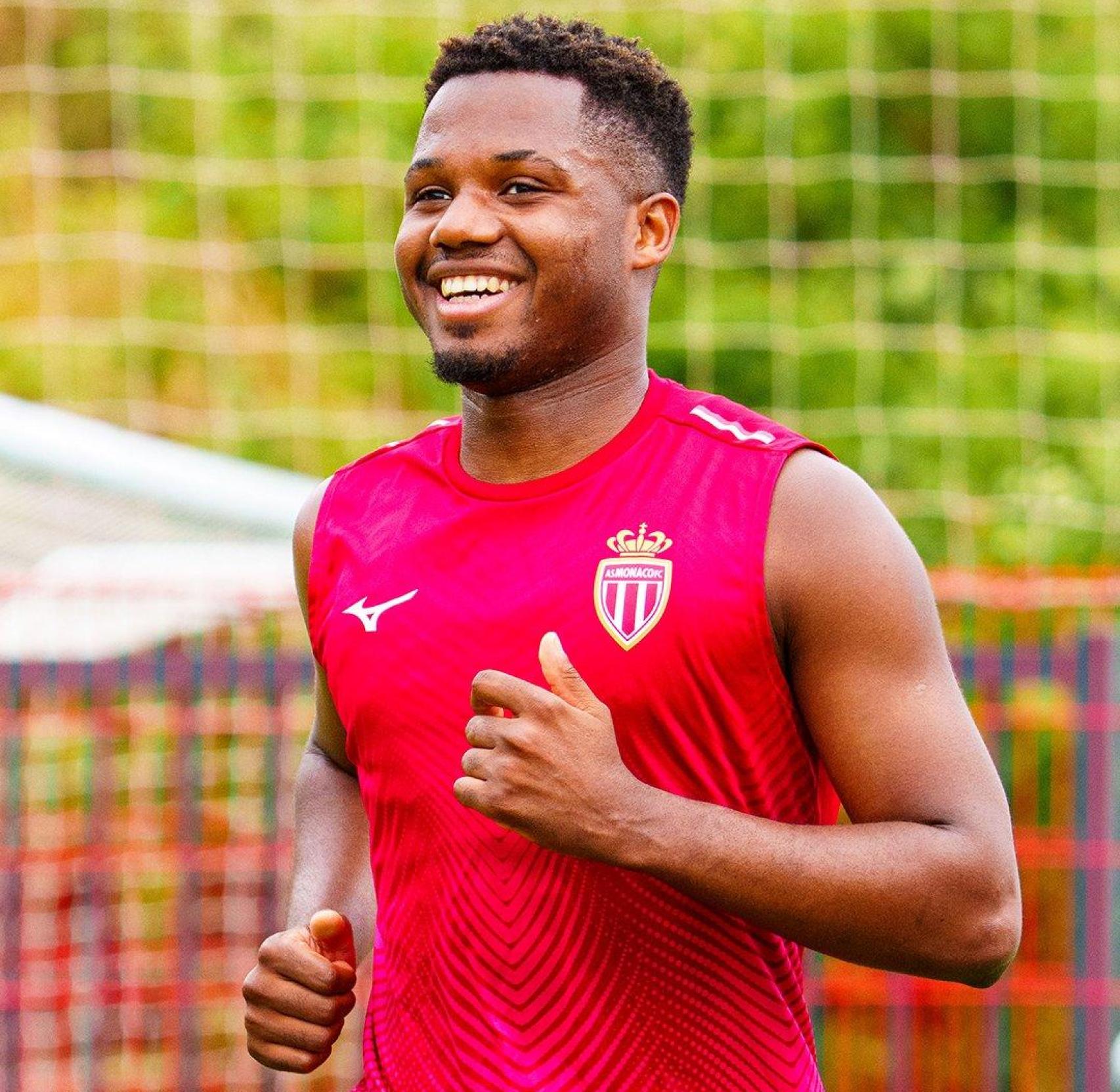 Ansu Fati se entrena con el AS Mónaco