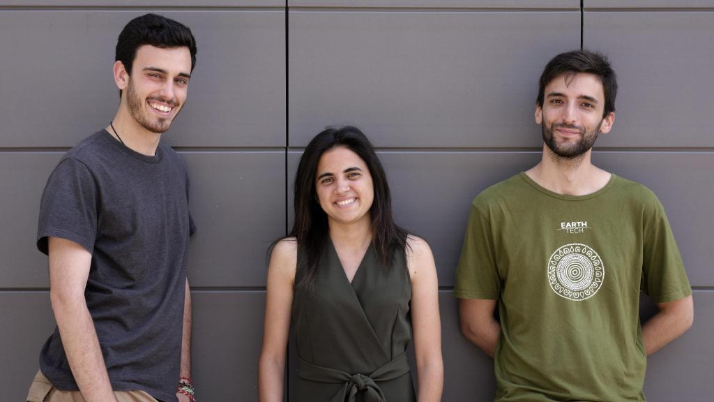 (De Izq. A Der.) EL COO De Bleta, Gerard Pinar Baillés; La Ceo, Isabel García Baños, Y El Cto, Adrià Roca Gervilla.