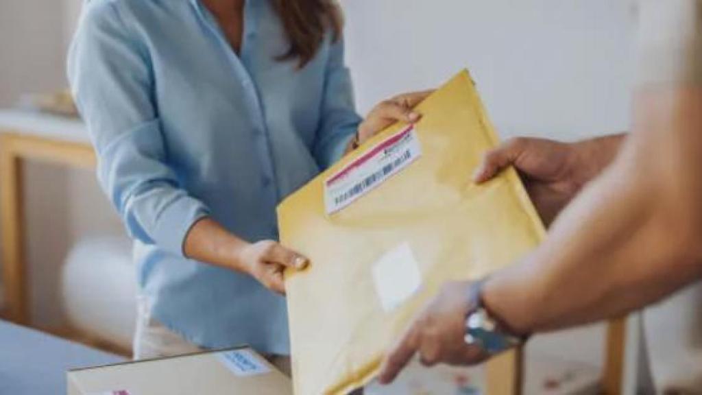 Correos y sindicatos pretenden rejuvenecer la plantilla para crear nuevas bolsas de empleo temporal