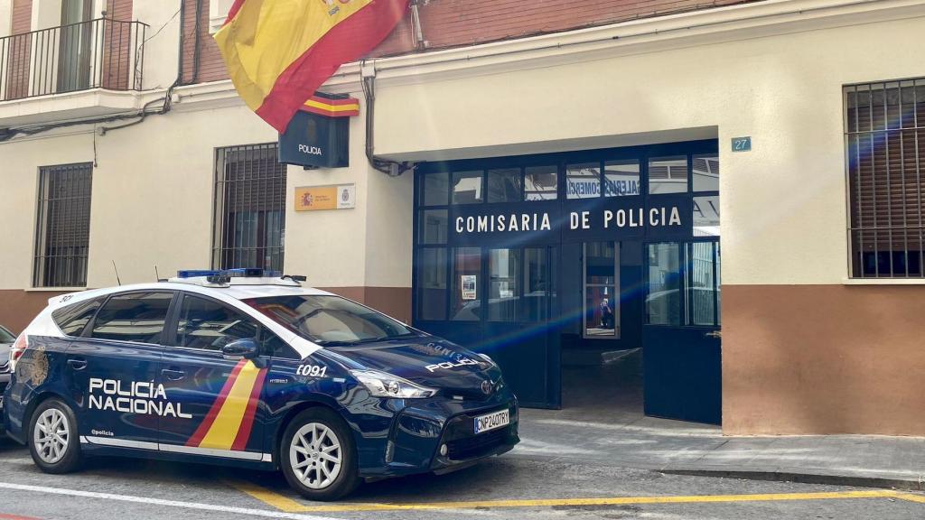 Imagen del exterior de una comisaría de Policía Nacional